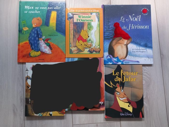 Lot de 4 livres enfant (disney ...)