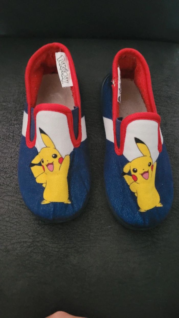 Chaussons pikachu