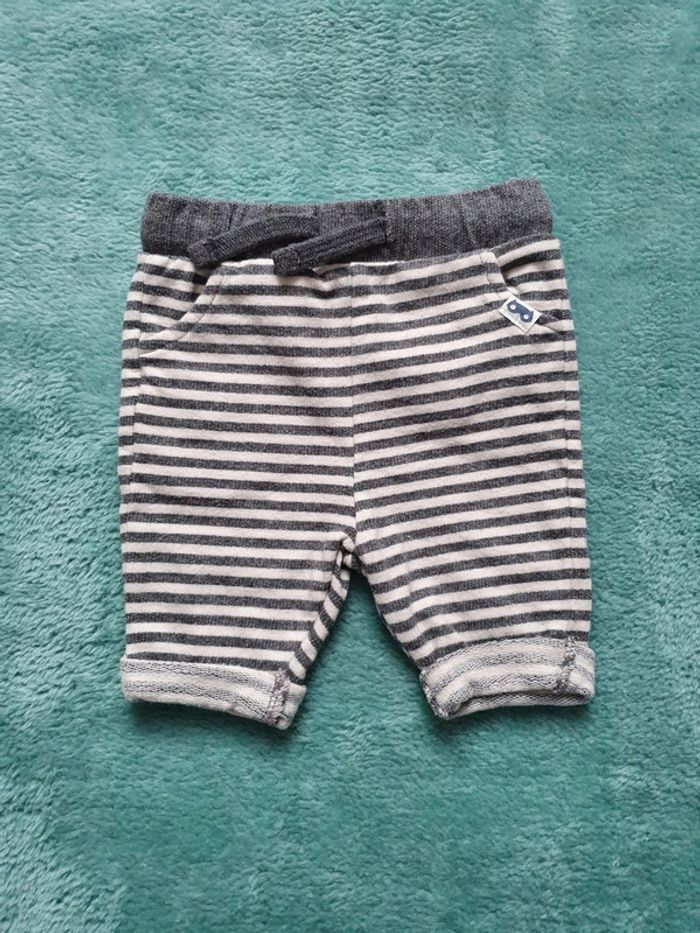 Très beau pantalon 3 mois