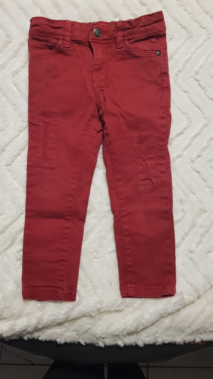 Pantalon jean rouge bordeaux