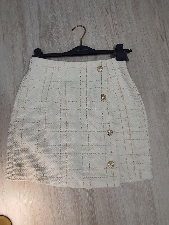 Minijupe tweed blanche bouton argenté - photo numéro 5