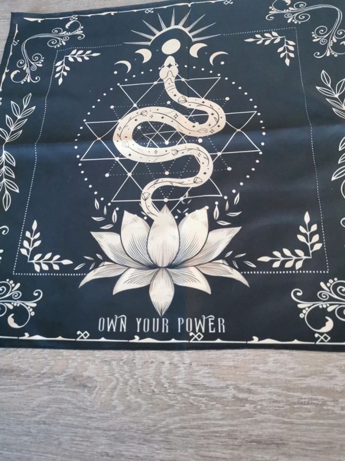 Nappe de tarot ou divinatoire serpent lotus - photo numéro 2