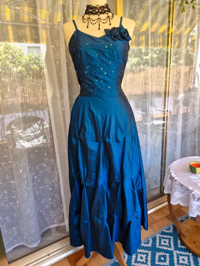 🎀 Jolie robe de soirée - photo numéro 2