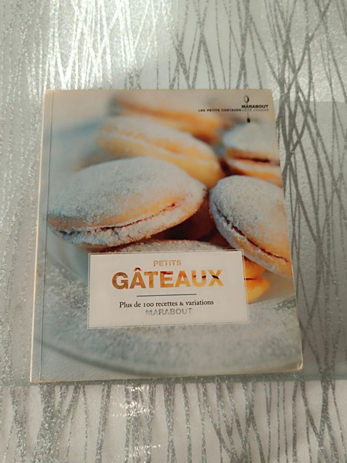 Livre pâtisserie ⭐petits gâteaux ⭐Marabout