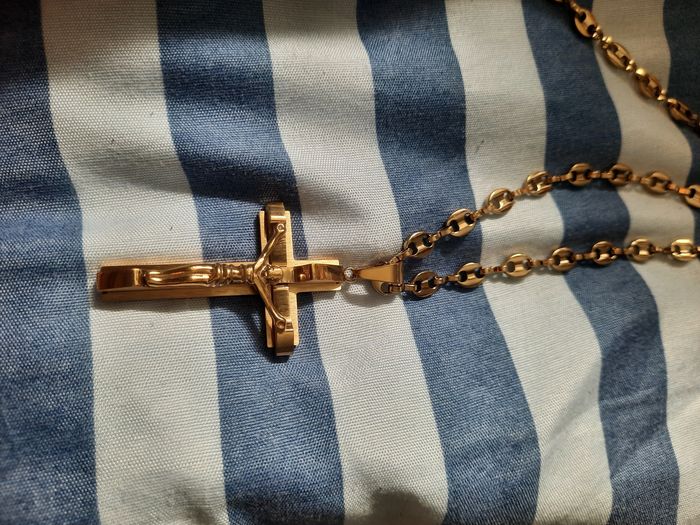 Chaîne avec pendentif - photo numéro 4