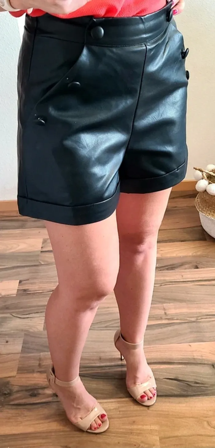 Short similicuir 🍬 Neuf avec étiquette - Plusieurs tailles disponibles - photo numéro 7
