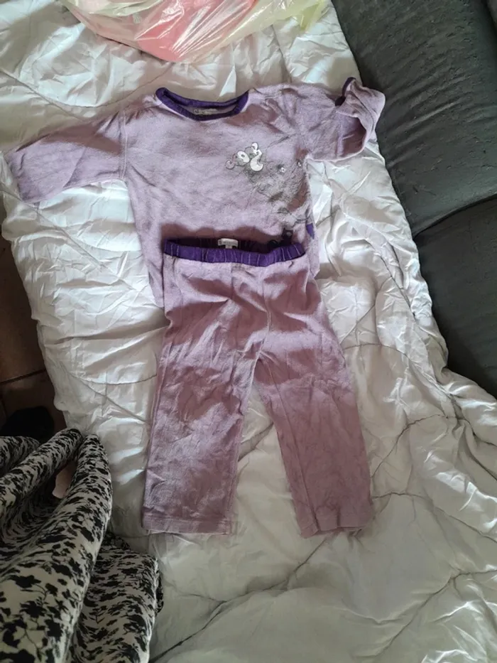 Lot pyjama 2 ans - photo numéro 4