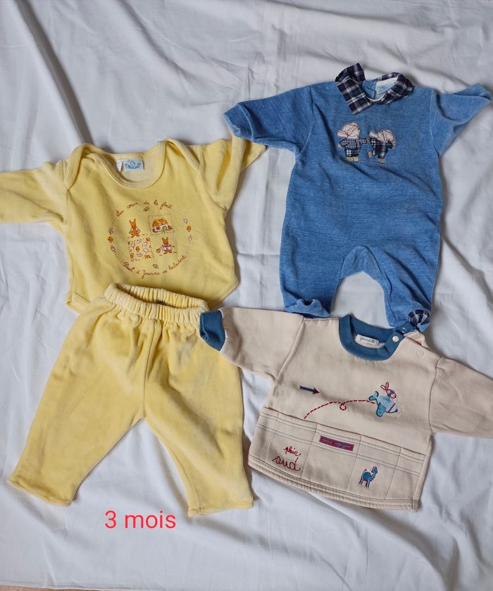 Lot 3 mois (voir les 2 photos)