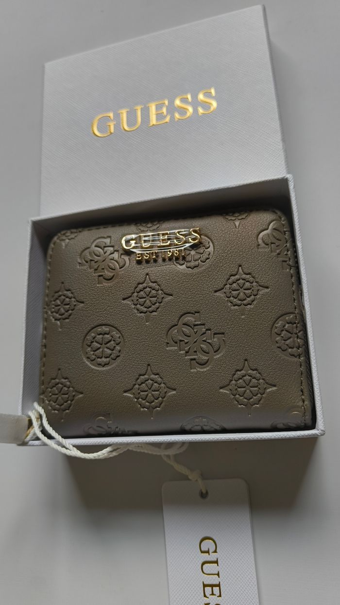 Portefeuille guess - photo numéro 1
