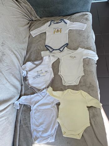 Lots de 5 bodys en 3 mois
