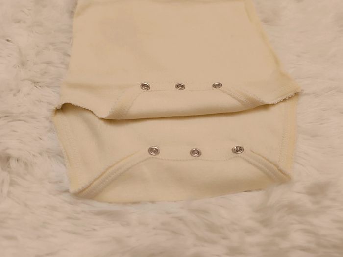 Lot 4 bodies manches courtes T. 12 mois Absorba - photo numéro 12