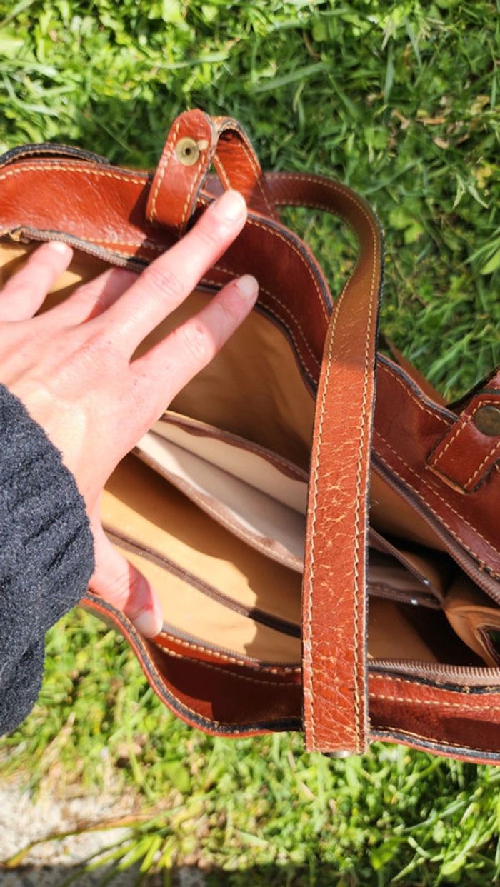 Adorable sac à main porté epaules en cuir vintage - photo numéro 3