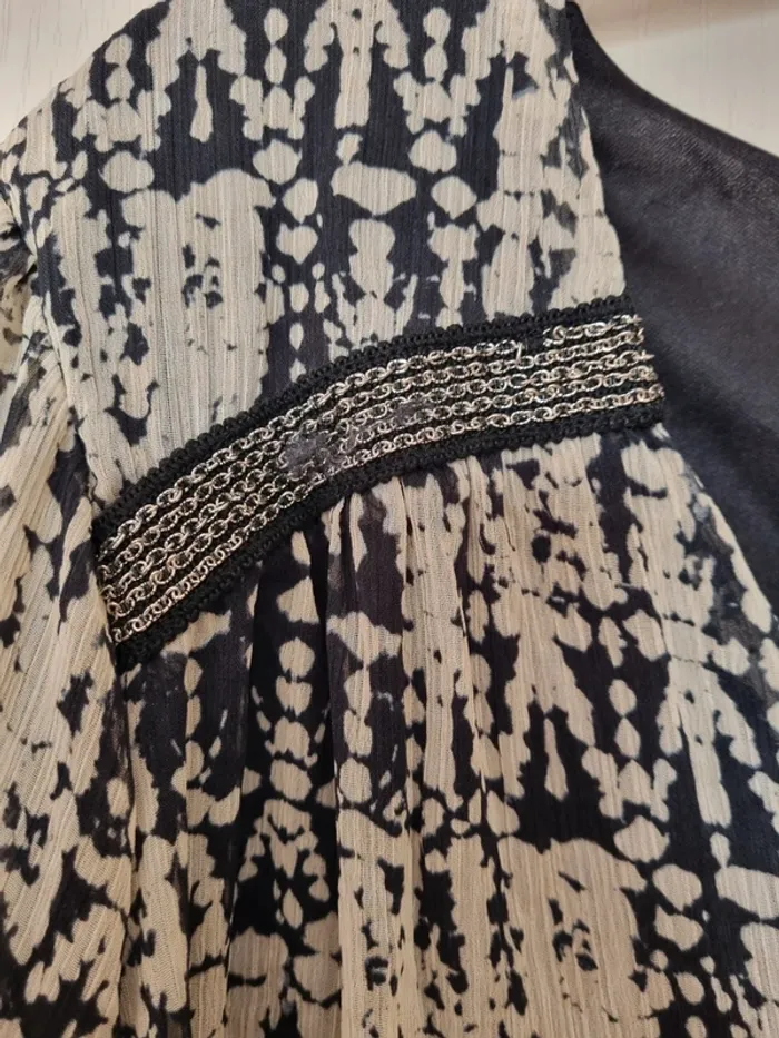 Jolie robe en voile - photo numéro 2