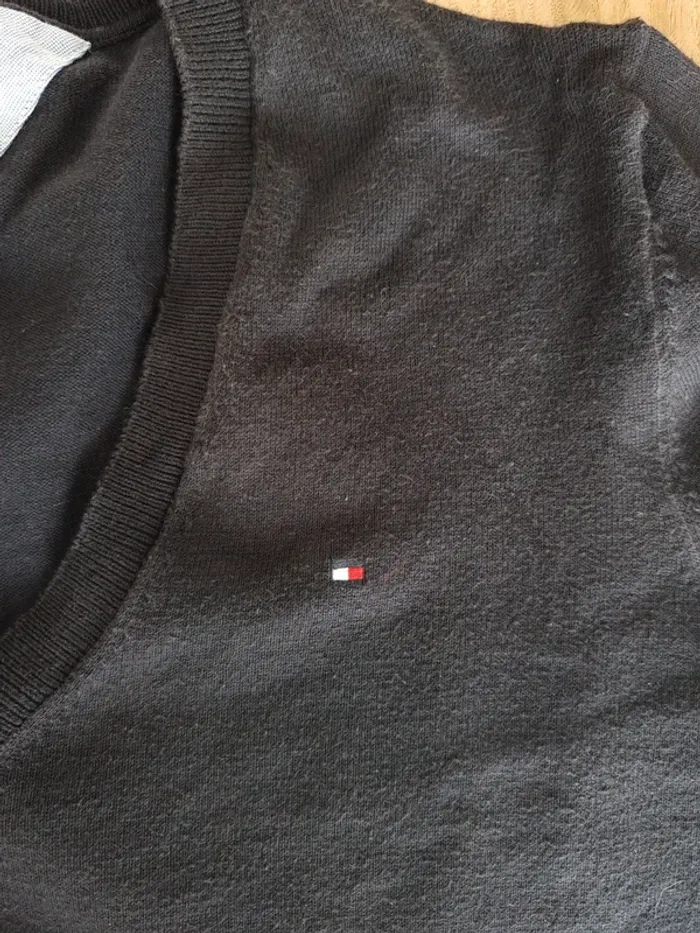 Pull col V noir tommy Hilfiger taille xl - photo numéro 4