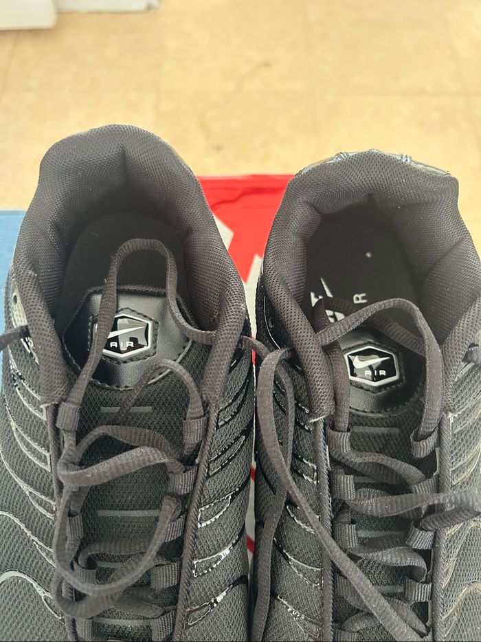 Baskets Nike TN taille 43 neuves jamais portées avec boîte - photo numéro 5