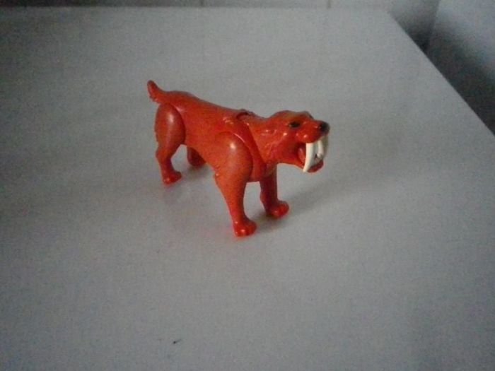 TIGRE A DENTS DE SABRE