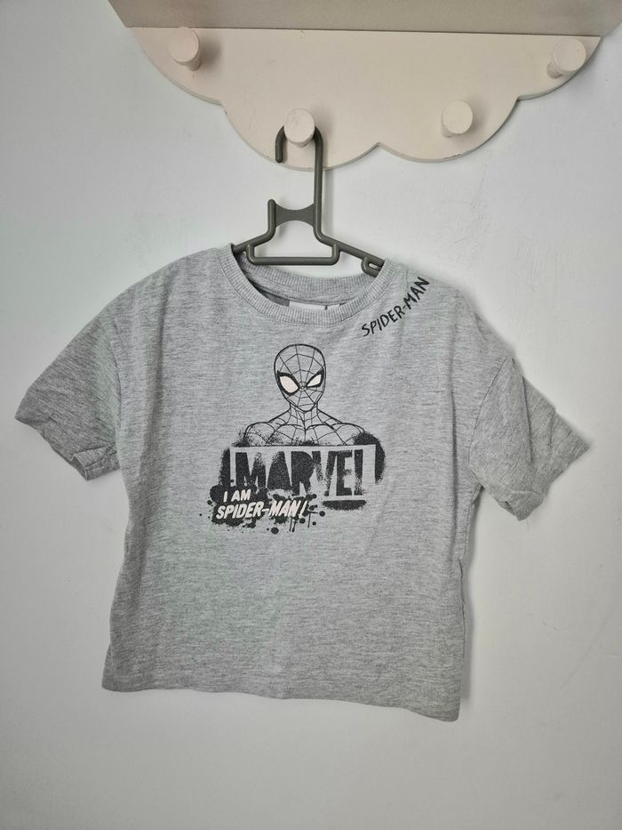 Tee-shirt * Spiderman Marvel *