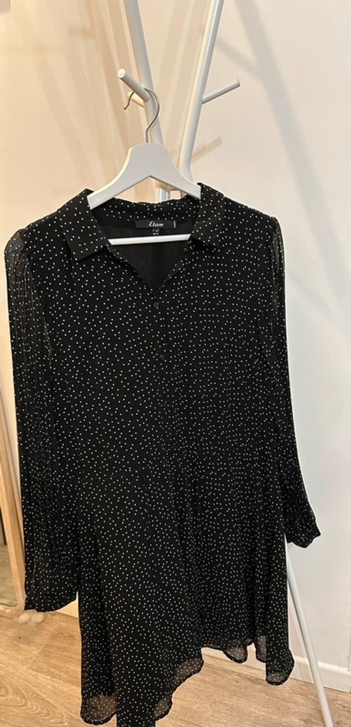 Robe noire à pois