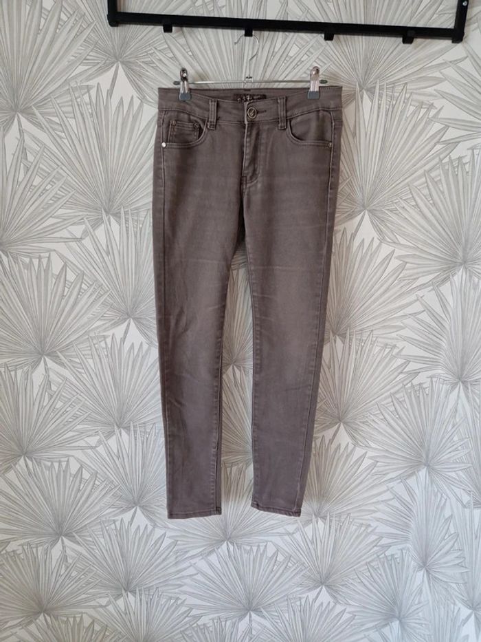 Joli pantalon gris taille 36