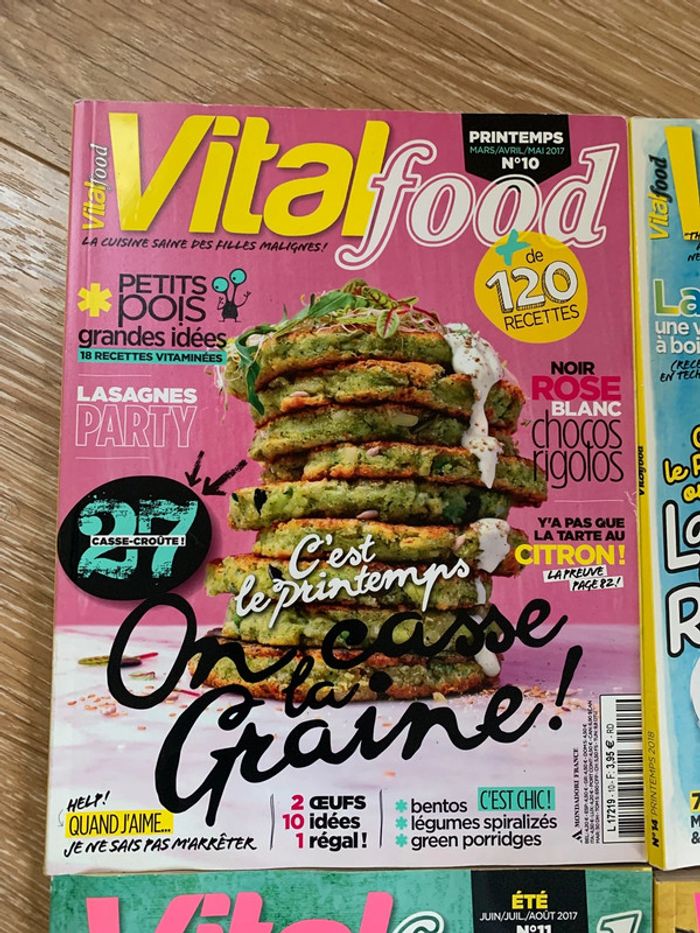 Lot de 4 magazines revues cuisine vitalfood - recettes - photo numéro 2