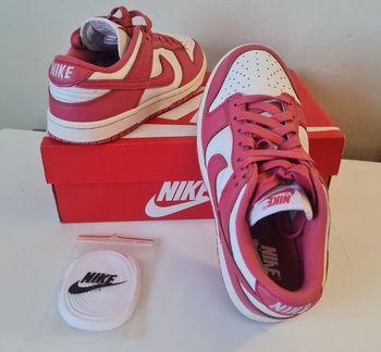 Nike dunk low archeo pink  taille 37,5