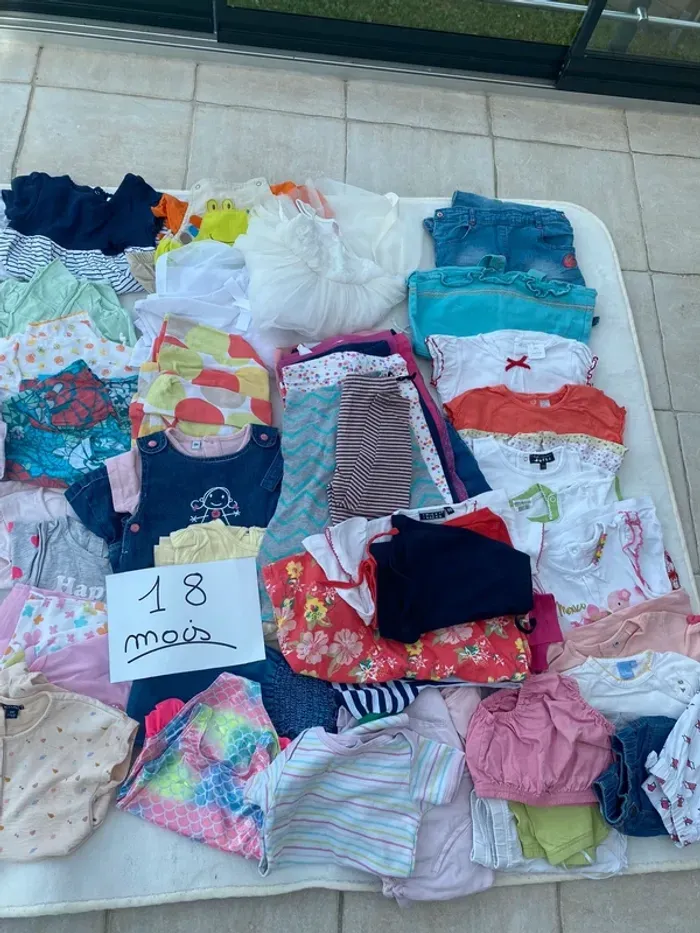 Très gros lot de vêtements 18 mois été 80 pièces - photo numéro 3