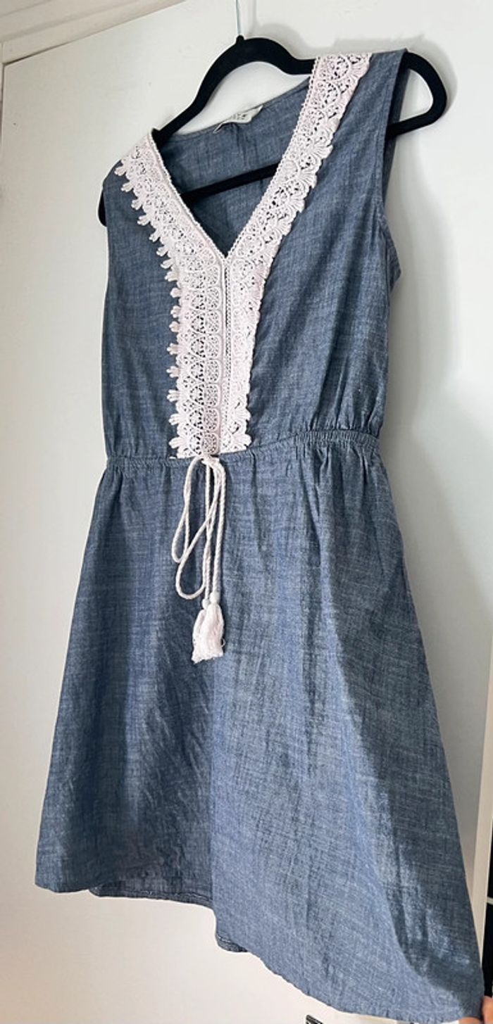 Robe courte sans manches avec broderie Taille M - photo numéro 4