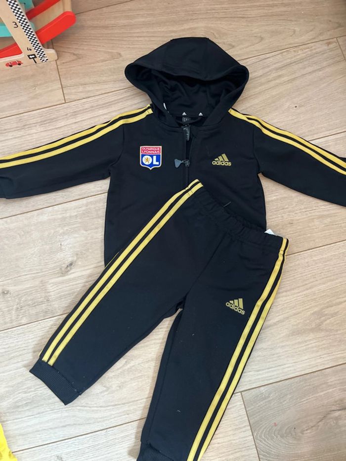 Survêtement adidas