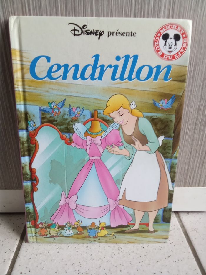 Livre mickey club du livre cendrillon