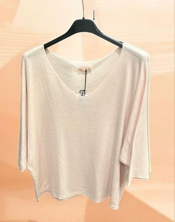 Haut léger rouge poudré T.U