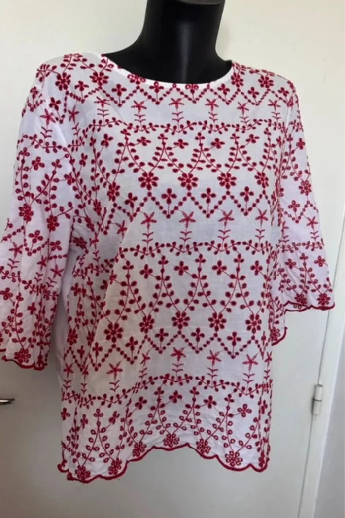 Blouse brodée