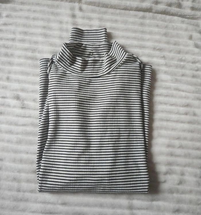 Haut rayé noir et blanc – Manches longues – Col montant – Taille L – Kiabi - photo numéro 3