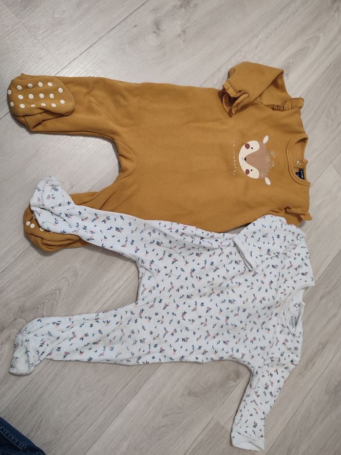 2 pyjamas