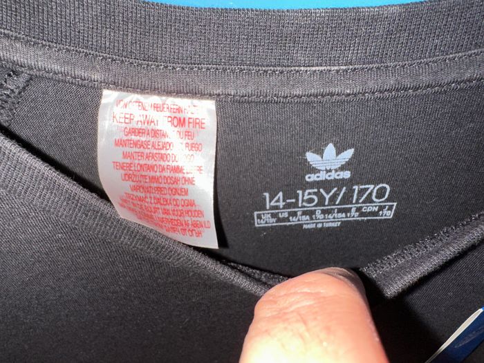 Haut à manches longues Adidas 3 bandes taille 14/15 ans NEUF - photo numéro 3