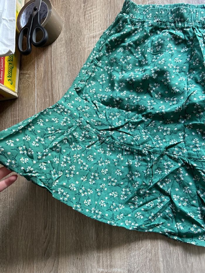 Jupes verte fleuri fluide - photo numéro 2