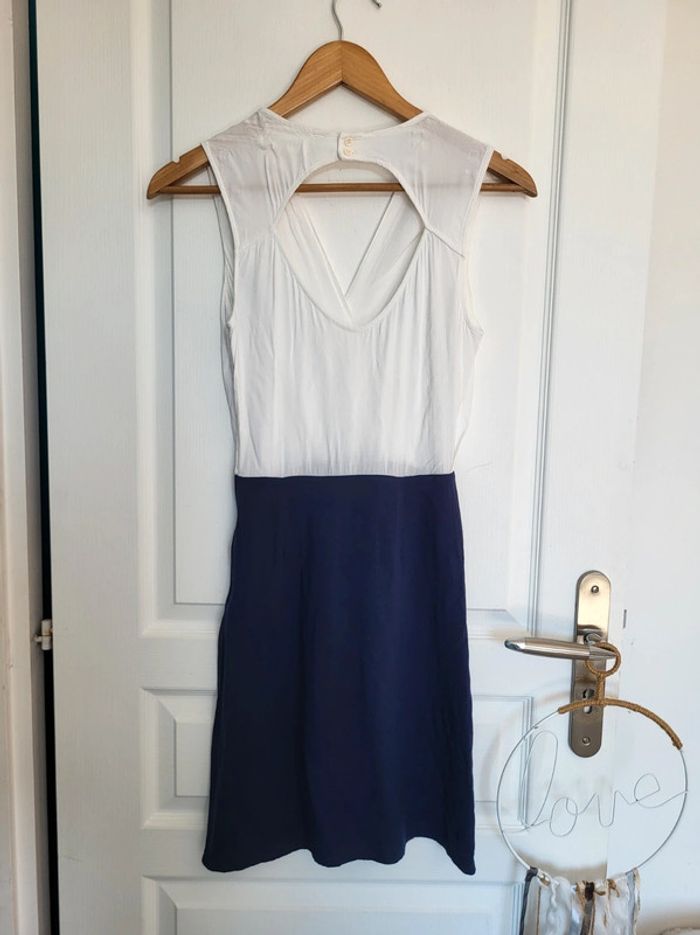 Robe 👗 Naf Naf taille 36 mesure sur photo - photo numéro 2