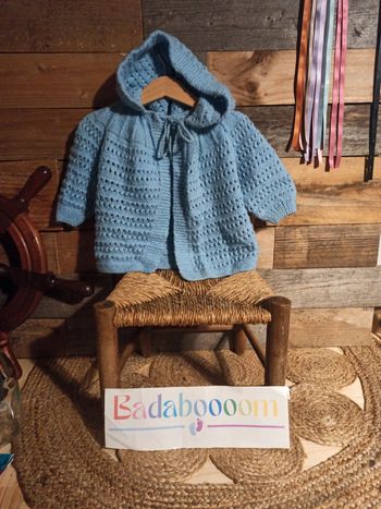 Gilet tricoté bleu vintage fait main tbe 12 mois