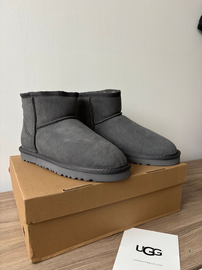 UGG Boots fourrées Classic Mini II - photo numéro 2