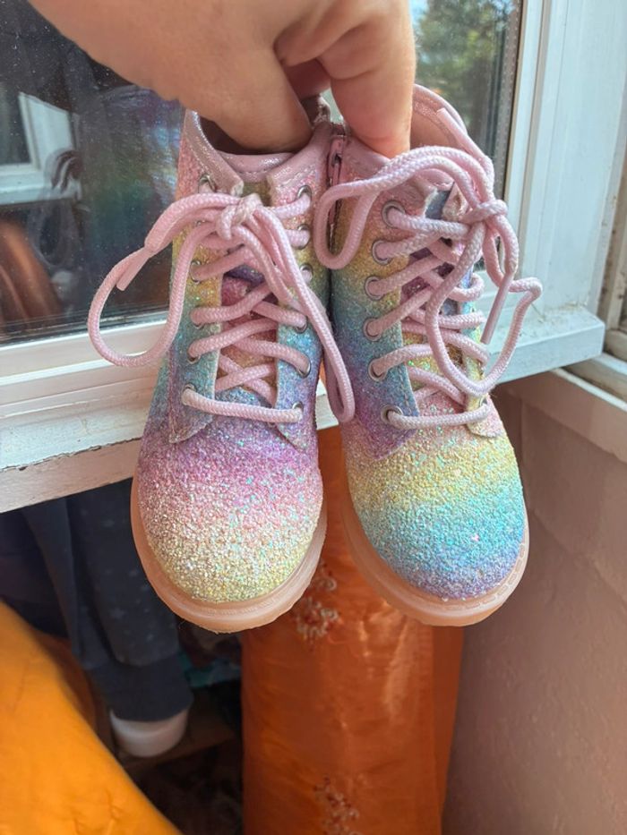 Bottes arc-en-ciel à paillettes , taille 22, Primark. - photo numéro 12