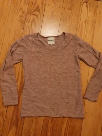 Schöner dunkelroter Pullover von Rockamora