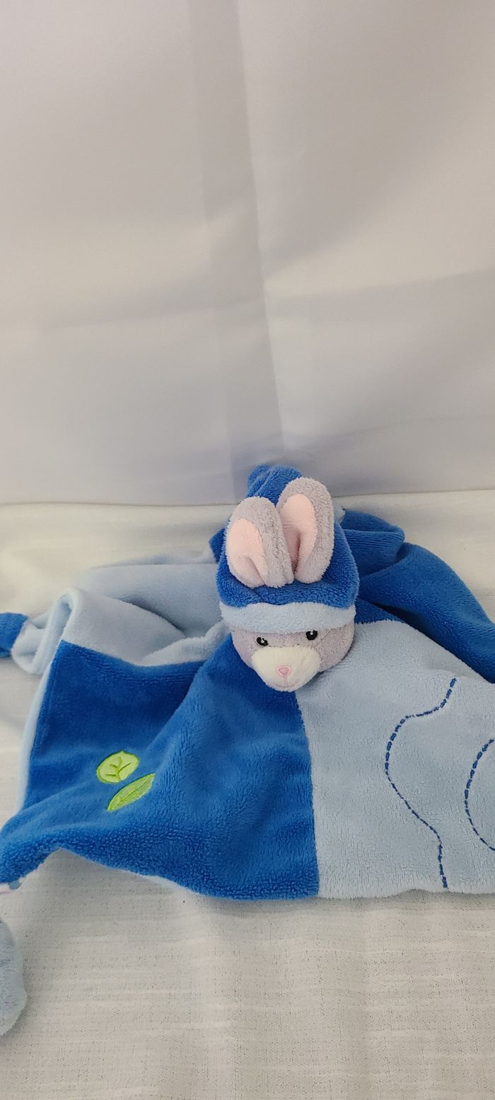 Doudou plat lapin GIPSY bleu feuilles vertes - photo numéro 3