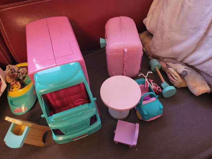 Lots de barbies - photo numéro 3