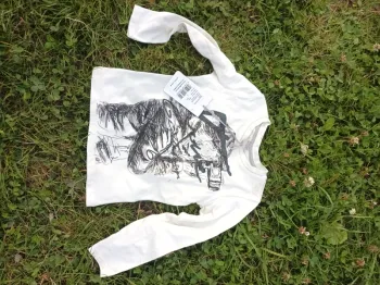 T shirst manica lunga