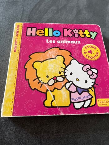 Livre cartonné hello kitty les animaux sonore