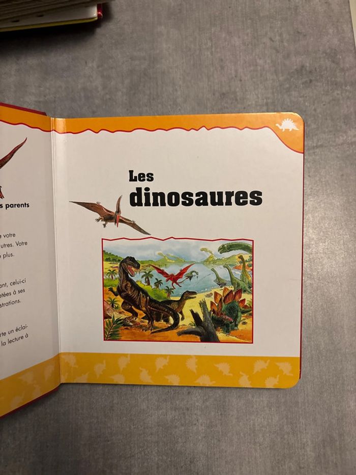 Livre découvrir par les images, les dinosaures - photo numéro 2