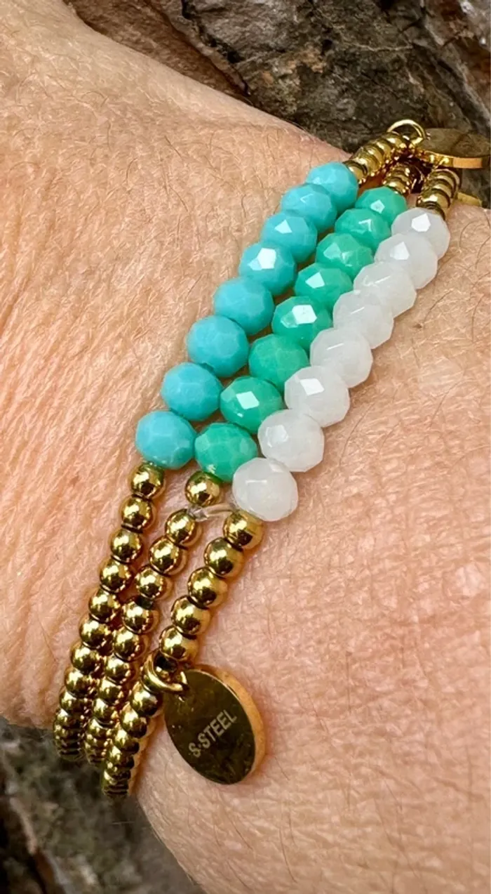 Lot de 3 bracelets boules acier inoxydable or perles multi facettes blanches turquoises vert d’eau - photo numéro 6