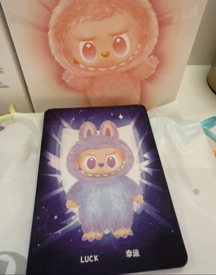 Labubu big into Energy Luck - photo numéro 3