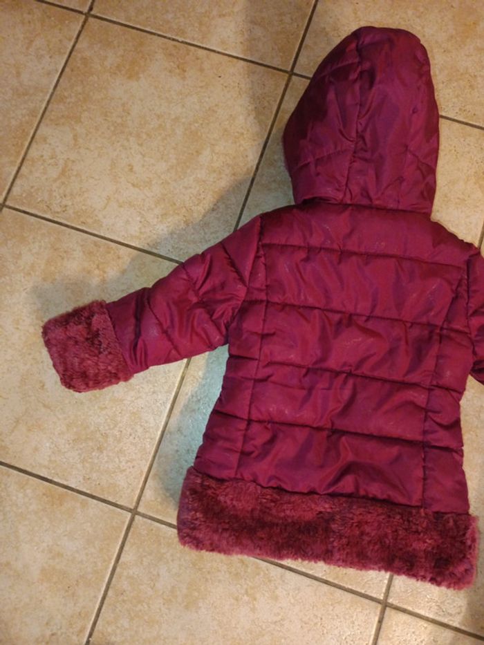 Manteau bordeaux 3 ans - photo numéro 6