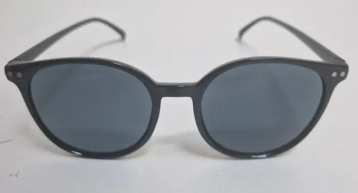 Lunettes de soleil - photo numéro 3