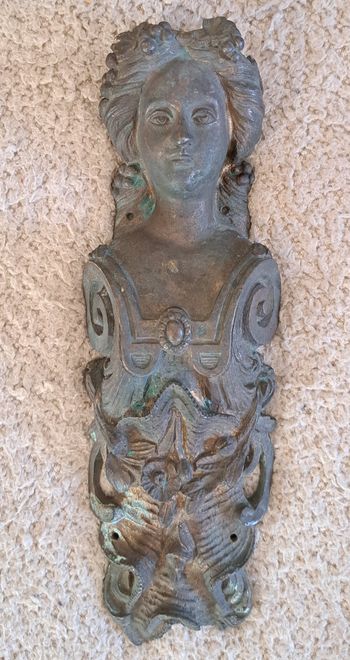 Ancien ornement garniture en bronze pour meuble et autre